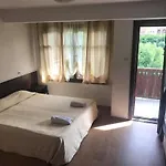Guestrooms Ross Къща за гости Велико Търново